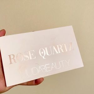 Huda Beauty rose quartz